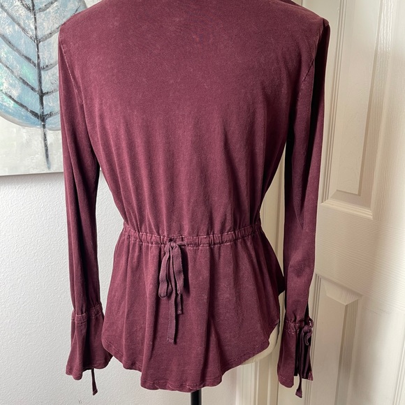 Others Follow maroon long bell sleeve blouse sz sm - Picture 2 of 7